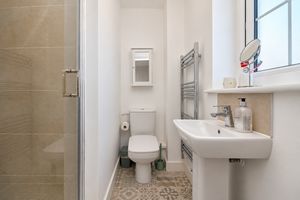 En-suite- click for photo gallery